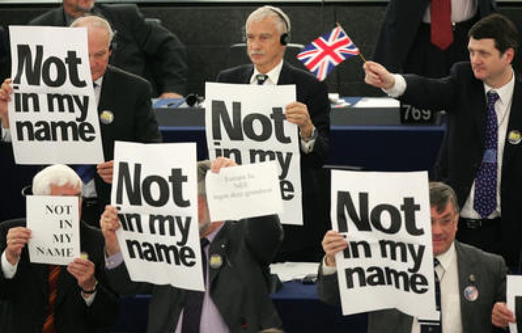 London proti evropski ustavni pogodbi?