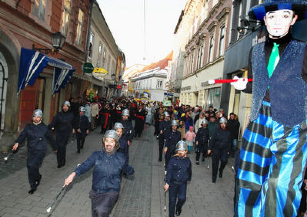 Previdno v času pustnih norčij