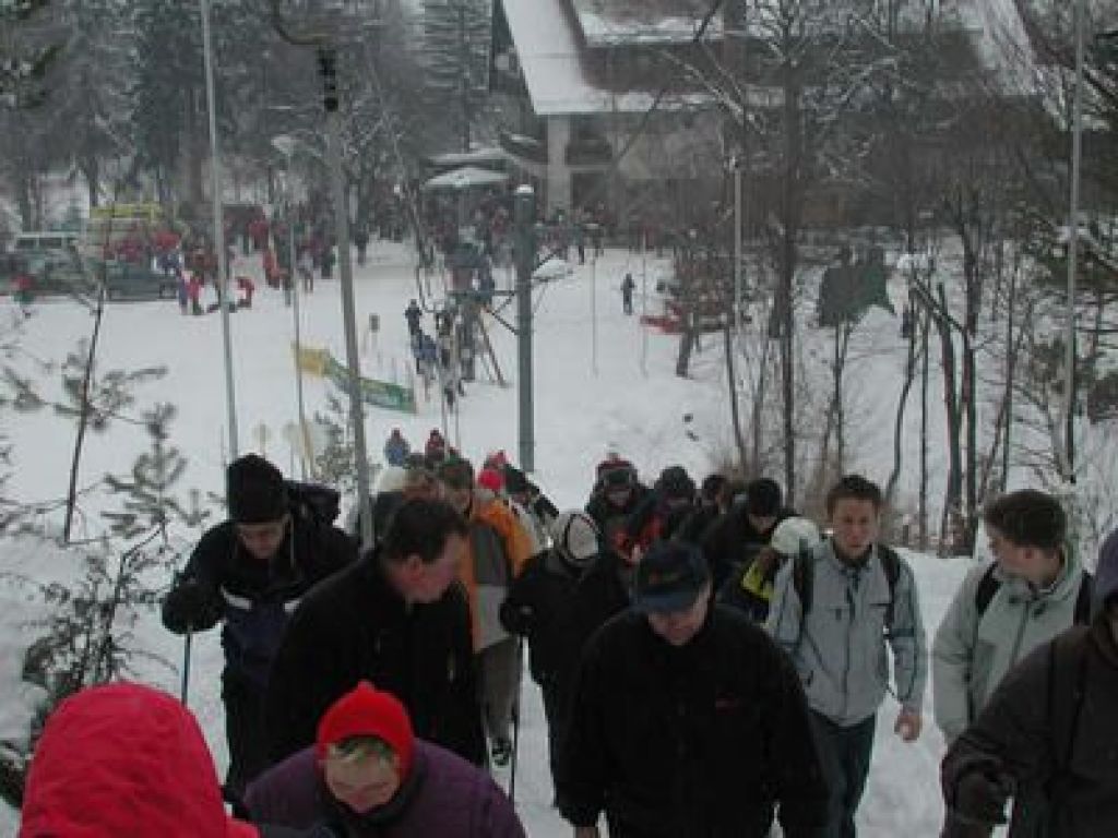 Na Jurčičevi poti več kot 2400 pohodnikov
