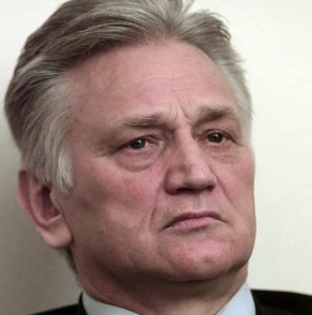Sojenje Perišiću preložili za nedoločen čas