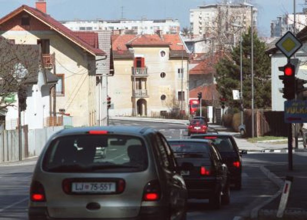 Parkirišč v središču Ljubljane je premalo
