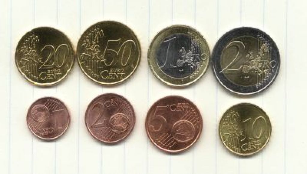 Banke spodbujajo zbiranje tolarskih kovancev