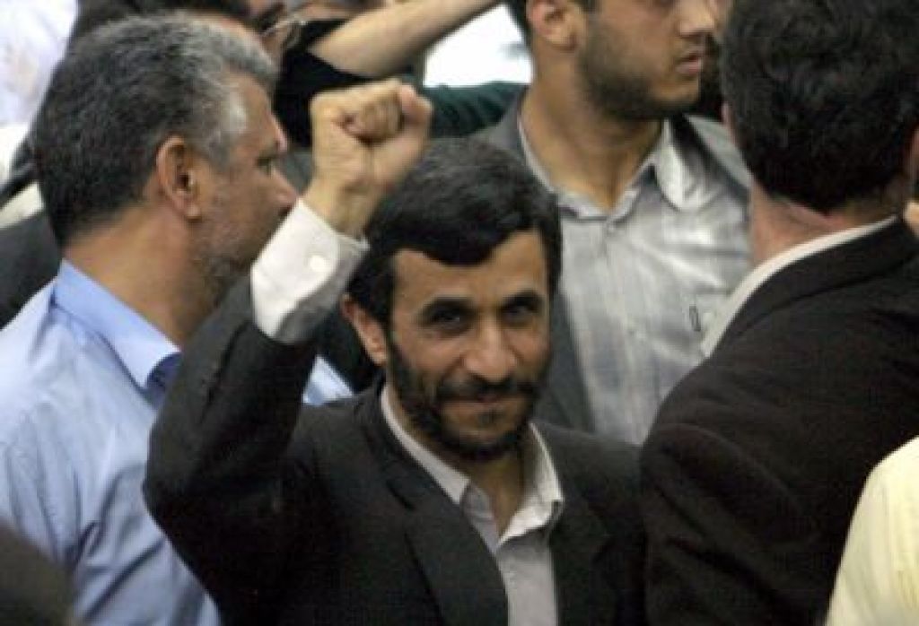 Ahmadinedžad: Iran bo kmalu &quot;pritisnil na gumb&quot;