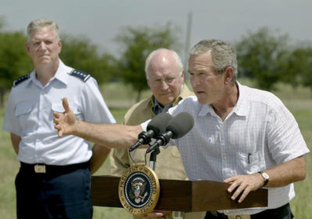 Bush: &quot;Za vsako žrtvijo v Iraku mi poka srce&quot;