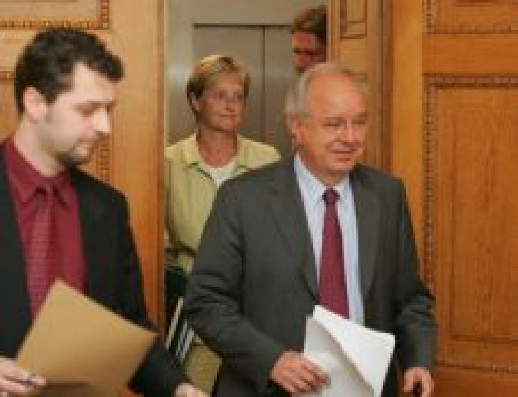 Država bi rada delila usodo s podjetniki