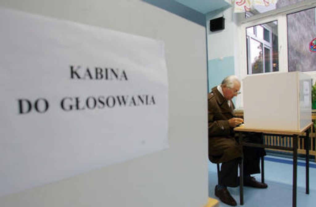 Na Poljskem neuradna zmaga konservativcev