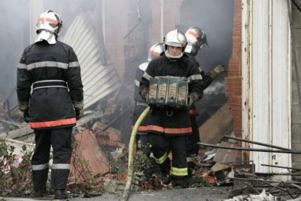 Število žrtev požara narašča