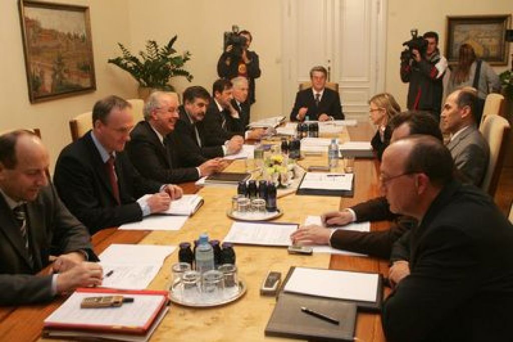 Koalicija in gospodarski kolegij o privatizaciji