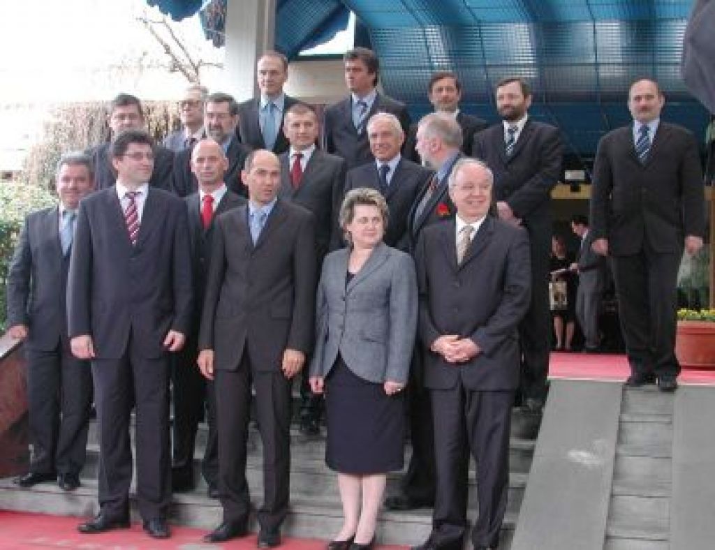 Ministri začeli obisk na Idrijskem