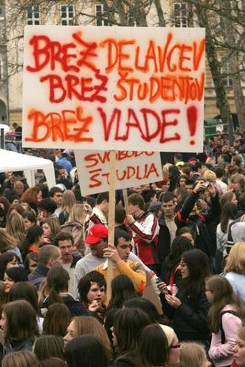 Šolnine, dodatna obdavčitev in ukinitev posebne olajšave?