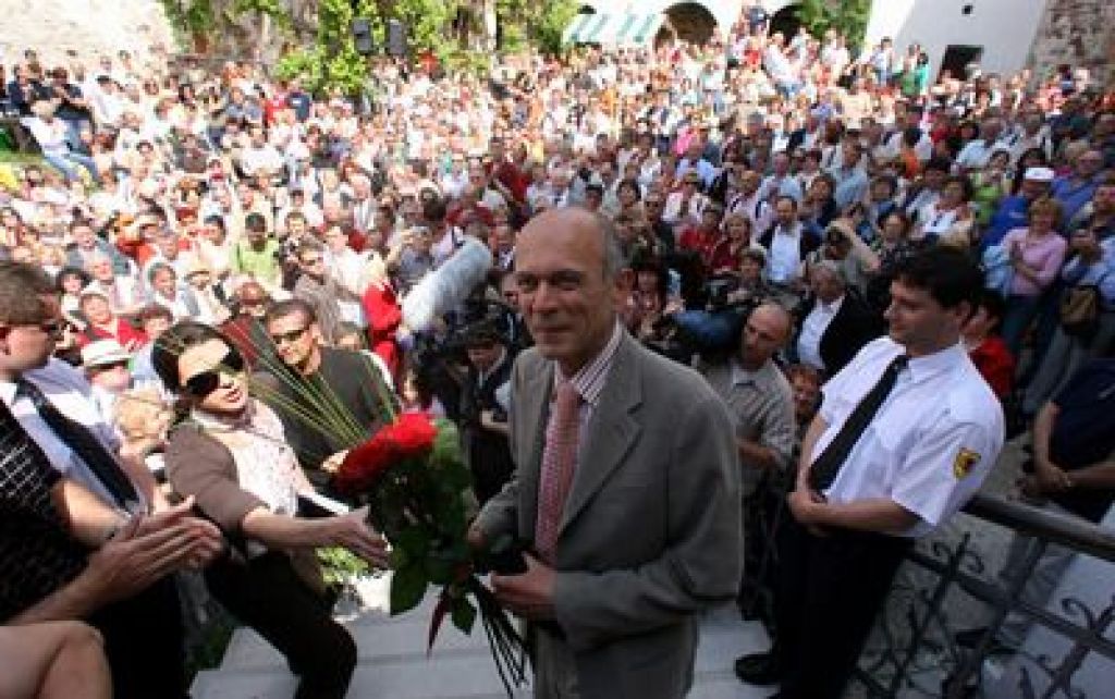 Kozmični predsednik uspešne dežele