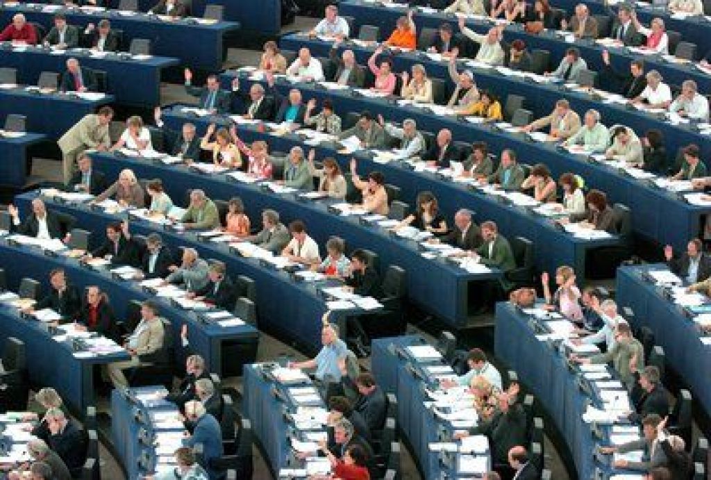 Evropski parlament podprl nadzorovano suverenost Kosova
