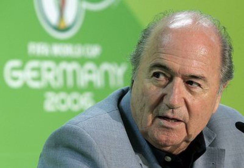Blatter podpira Platinija