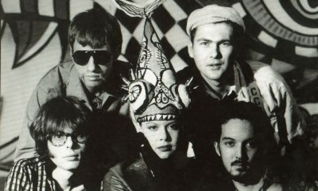 Jinxi prihajajo v Križanke