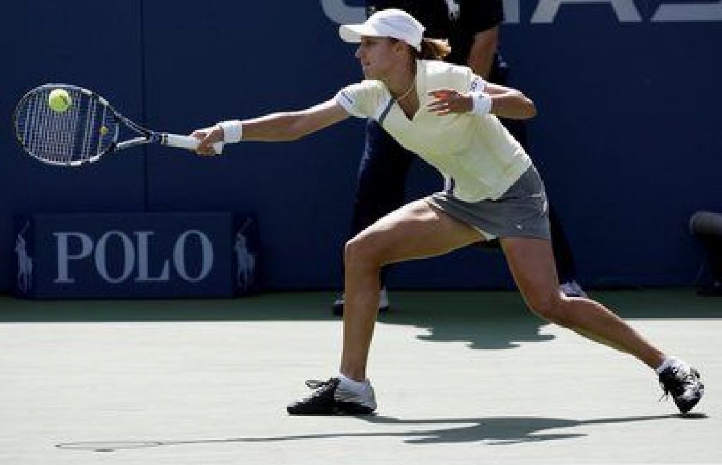 Srebotnikova zapravila dve zaključni žogici