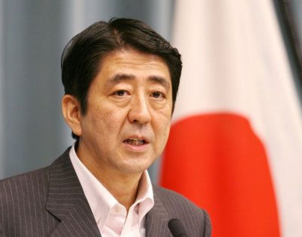 Japonski premier se bo kaznoval  z odvzemom plače