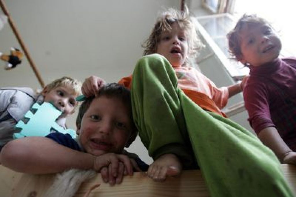 Hrvaško ustavno sodišče proti tožbi 14 romskih otrok