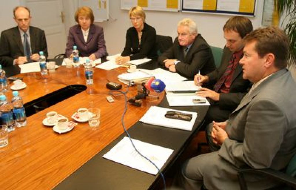 Razpis za generalnega direktorja ZZZS naj bi ponovili