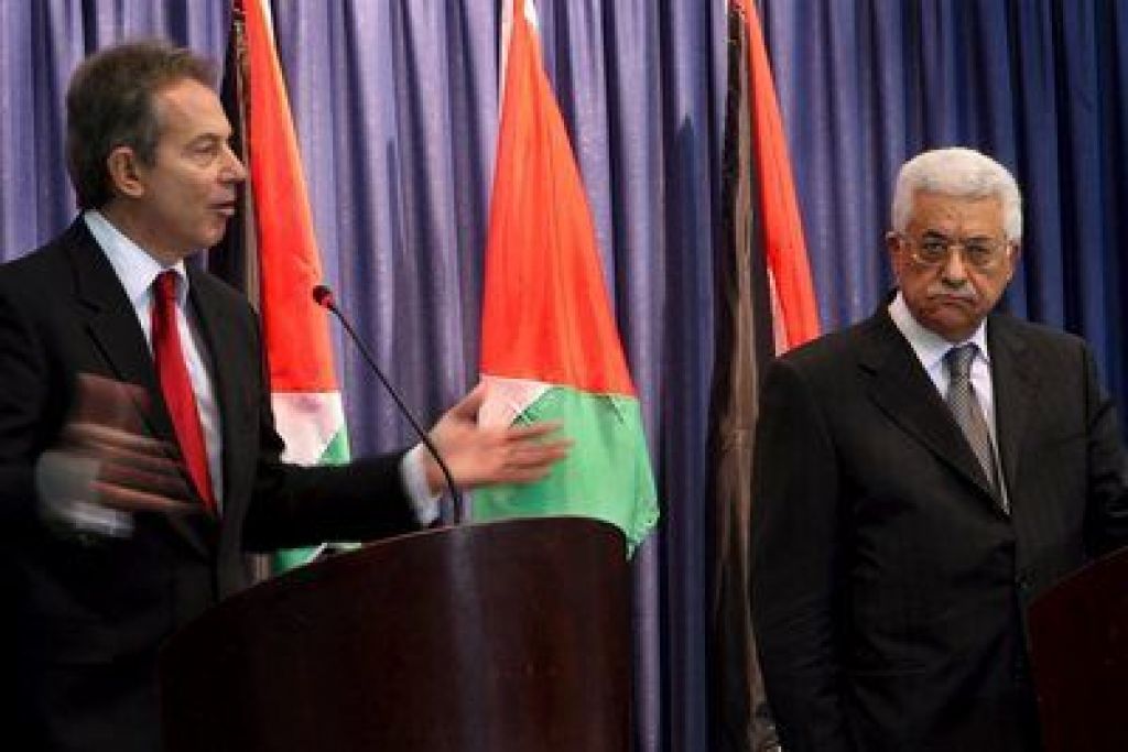 Blair pozval k podpri Abasa in Palestincev