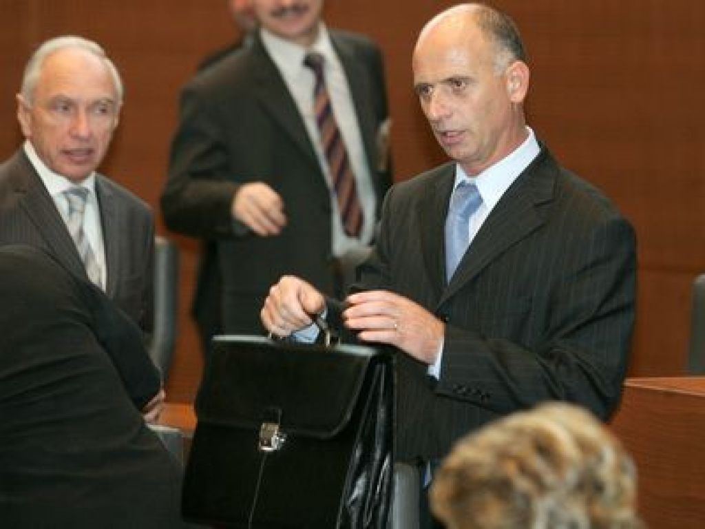 Drobnič nazaj v poslanske klopi