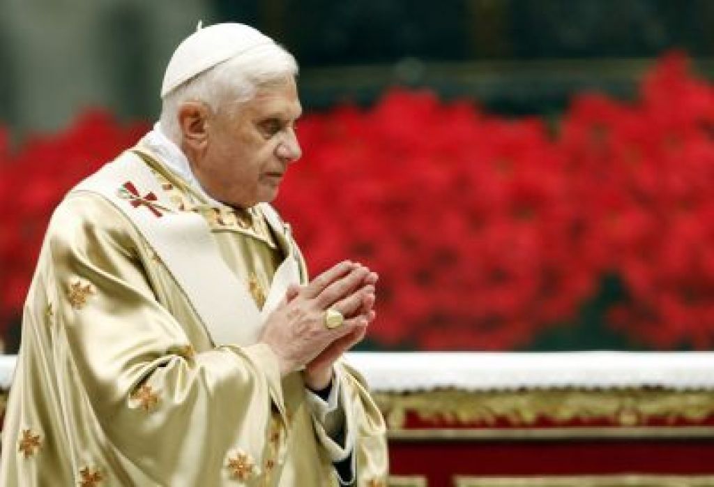 Papež potrdil celibat duhovnikov