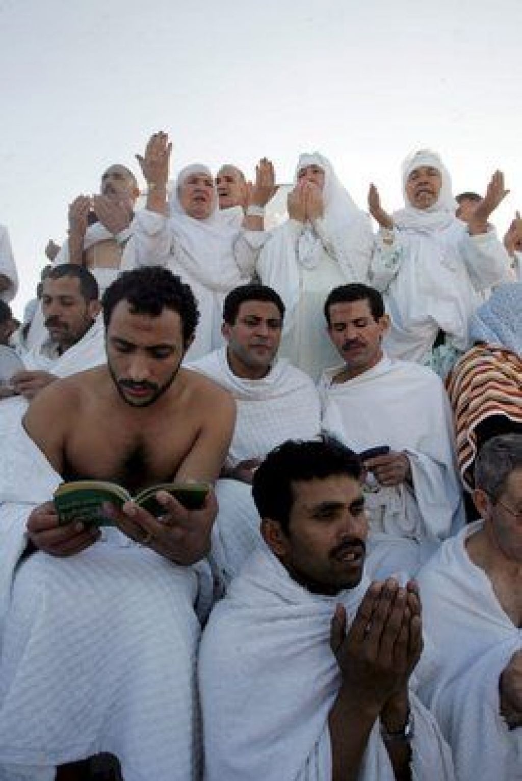 Prvi muslimanski romarji že na gori Arafat