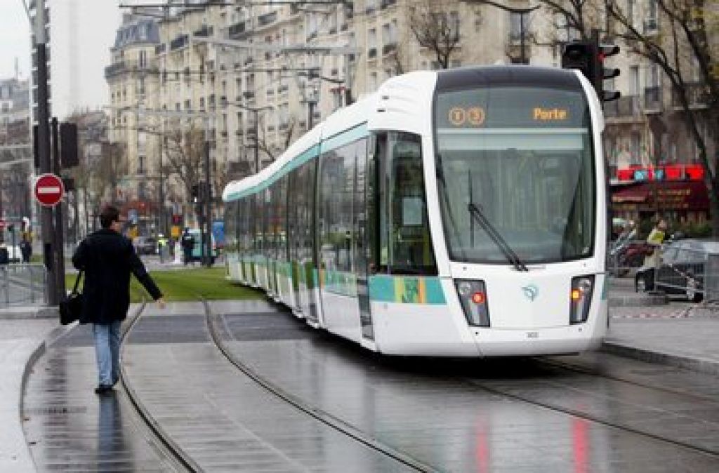 Po 70 letih se Pariz veseli vrnitve tramvaja