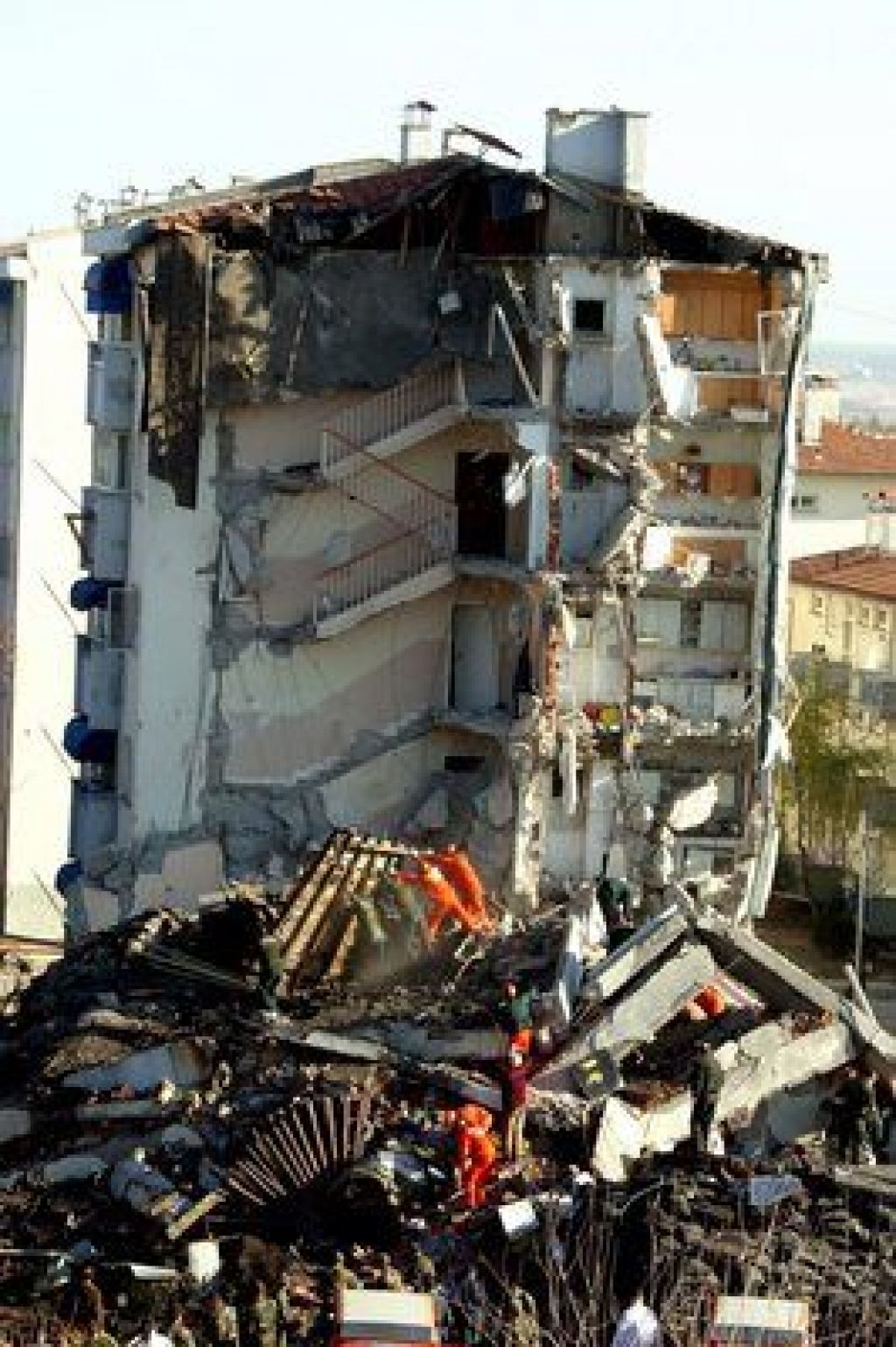 Eksplozija bojlerja porušila pet stanovanj
