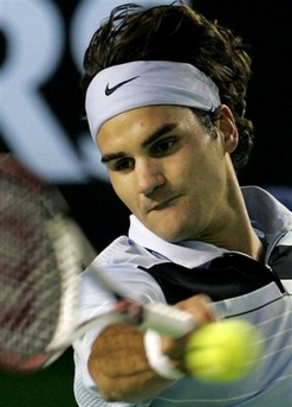 Federer še naprej kraljuje