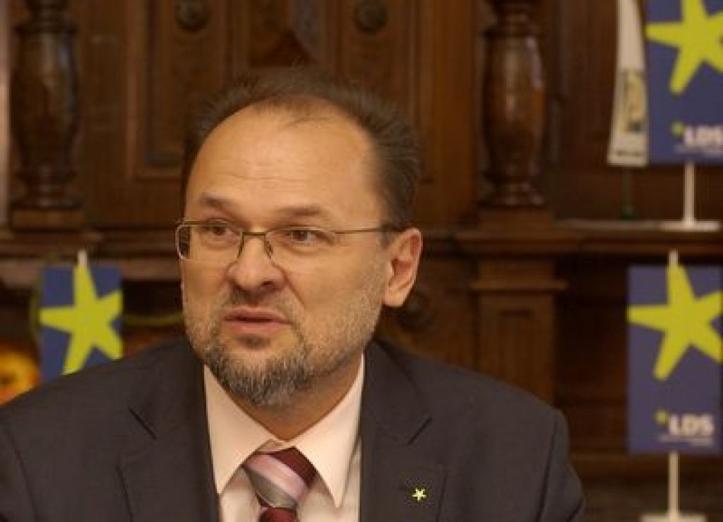 »Zgodovinar« Stjepan Mesić ve, kdo je pravzaprav osvobodil Trst