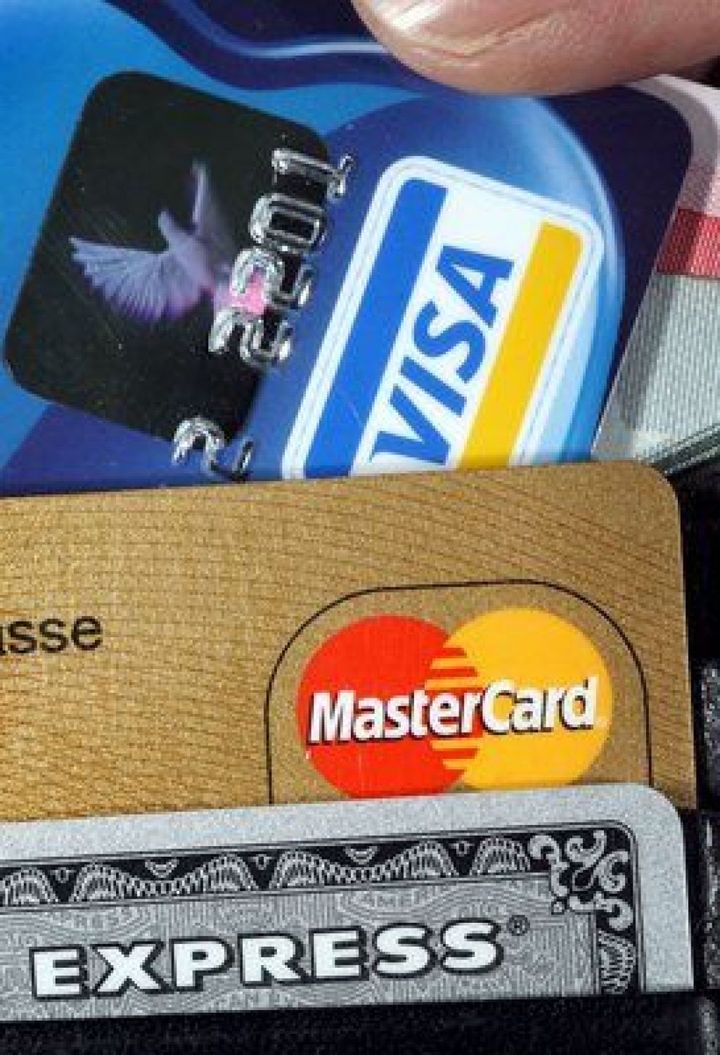Senatorji zagrozili bankam zaradi kreditnih kartic