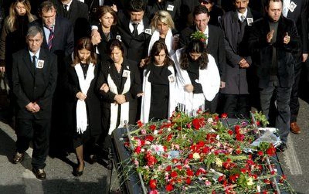 Na pogrebu Hranta Dinka več tisoč ljudi