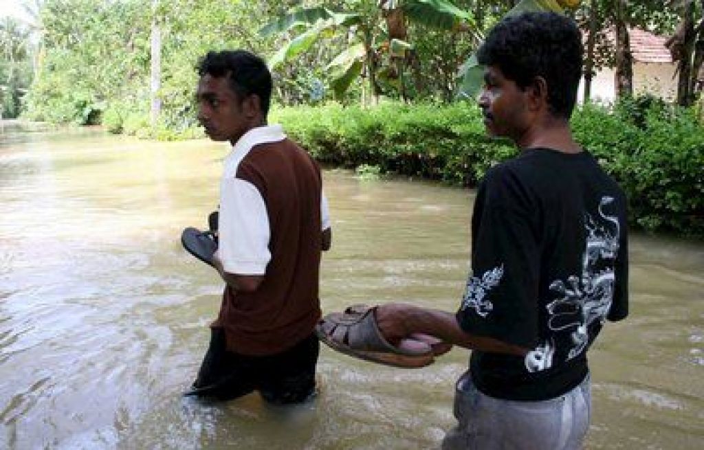 Zaradi poplav v Maleziji 90 tisoč ljudi brez domov
