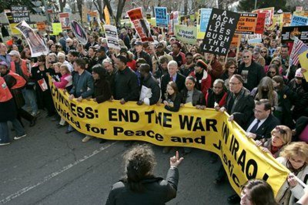 Več deset tisoč protestnikov v Washingtonu proti vojni v Iraku