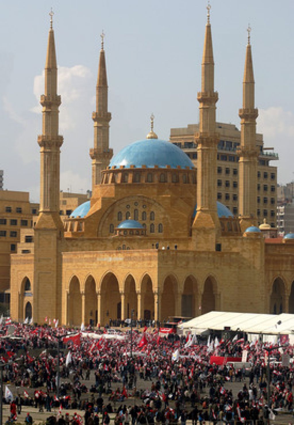 V Bejrutu obeležujejo obletnico atentata na Haririja