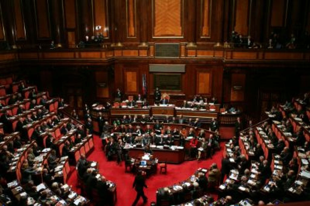 Parlament izglasoval zaupnico Prodijevi vladi