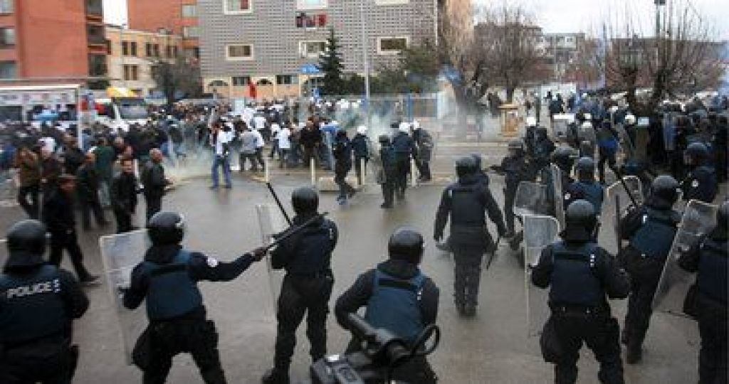Protest zaradi prihodnjega statusa Kosova