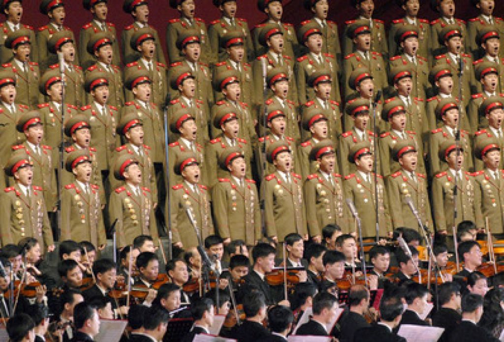 Severnokorejci množično proslavljajo voditeljev rojstni dan