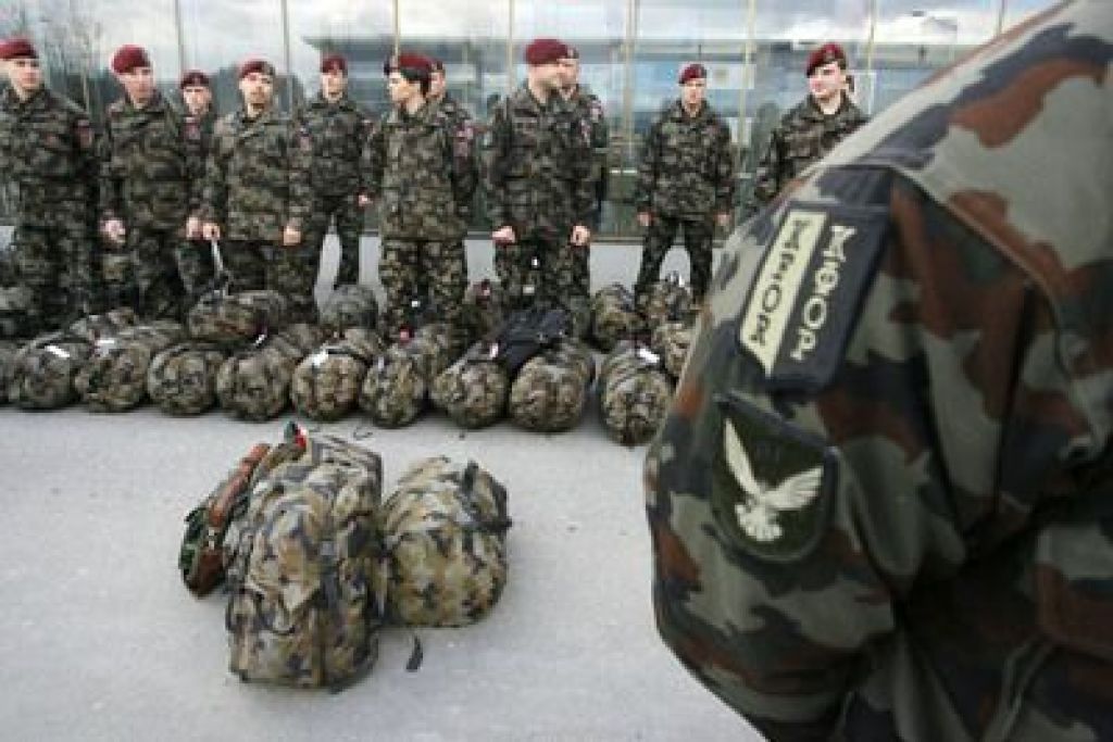 Vojaki odleteli na Kosovo