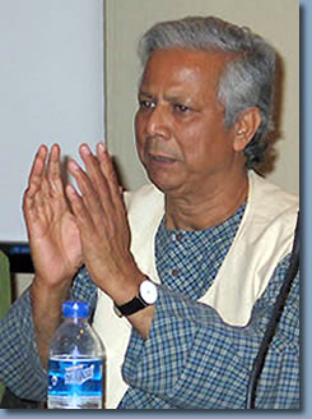 Nobelov nagrajenec Yunus bo vstopil v politiko
