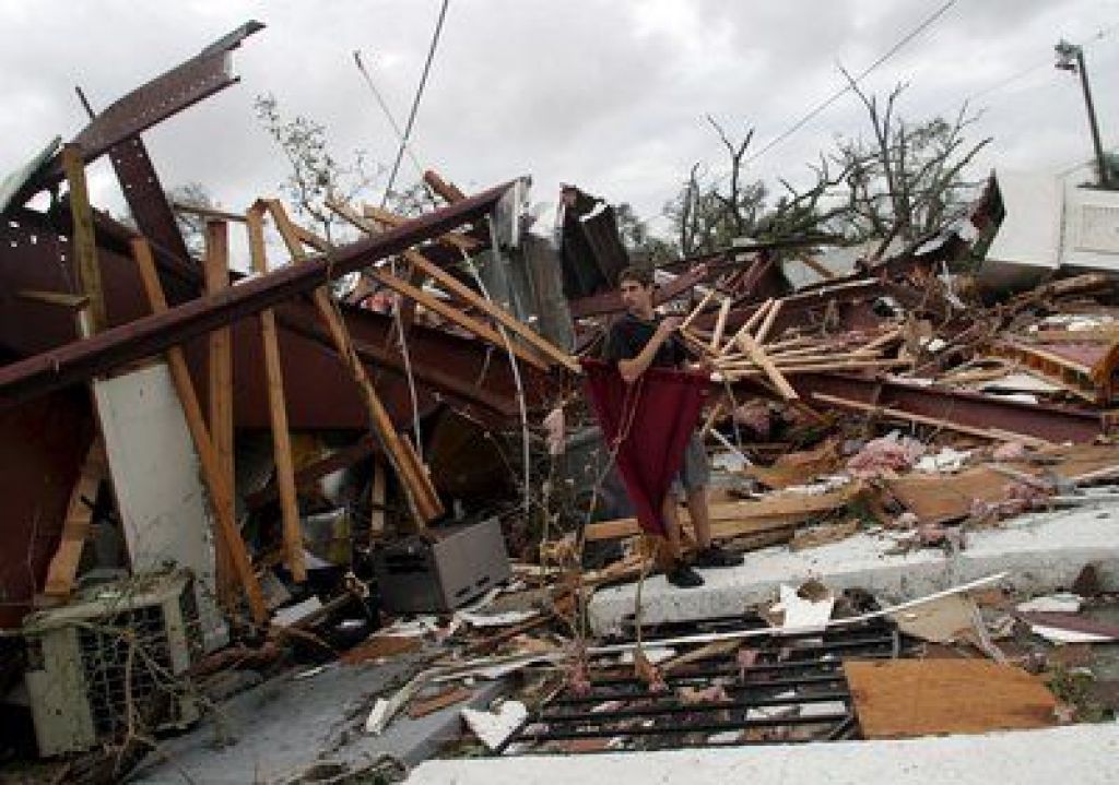 Floridski tornado odnesel 19 življenj