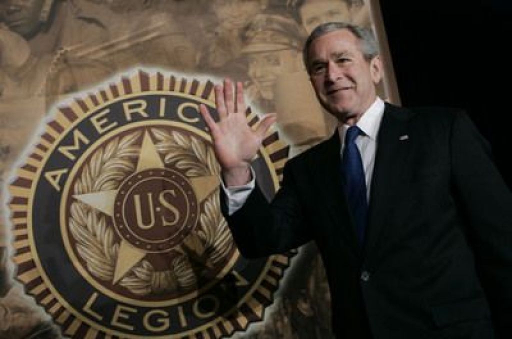 Bush rešuje škandal s ščurki