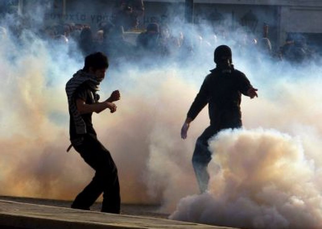 Nasilni protesti grških študentov