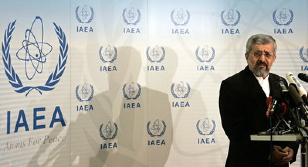 Potrdili delno zamrznitev pomoči IAEA Iranu