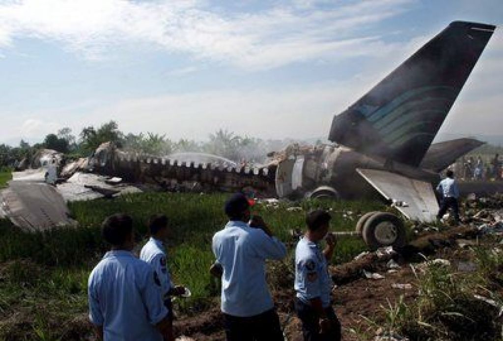 Nesreča Boeinga 737 v Indoneziji