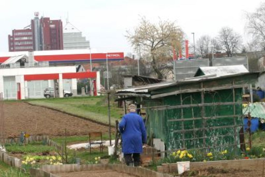 MOL z ultimatom nad vrtičkarje