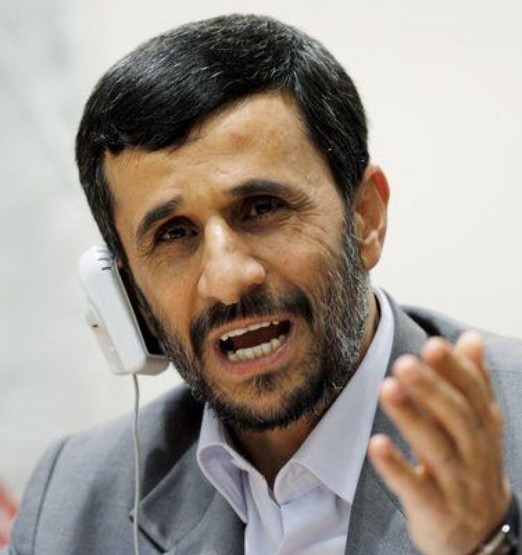 Ahmadinedžad za napad obtožil Pakistan
