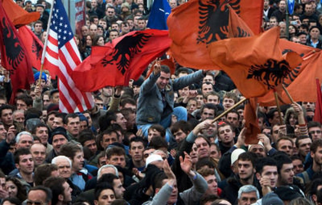 Kosovo v sto letih izpod Turkov do neodvisnosti