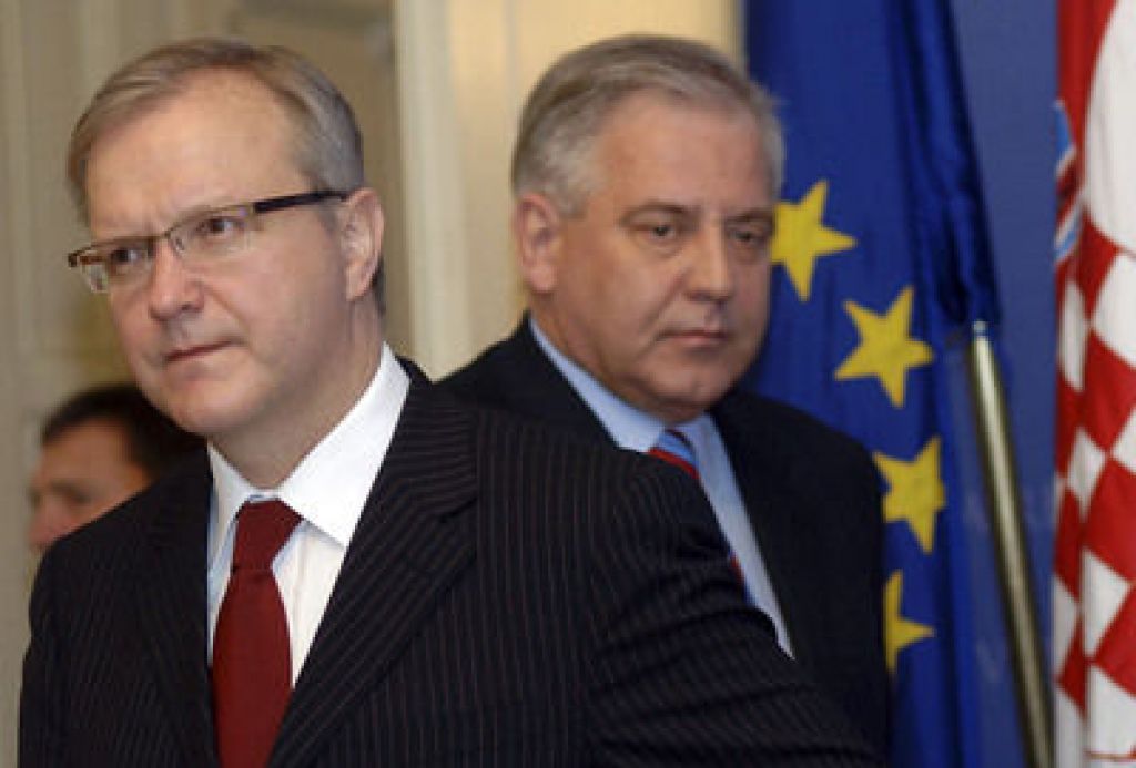 Odločno »za« Rehnov predlog in »proti« njemu