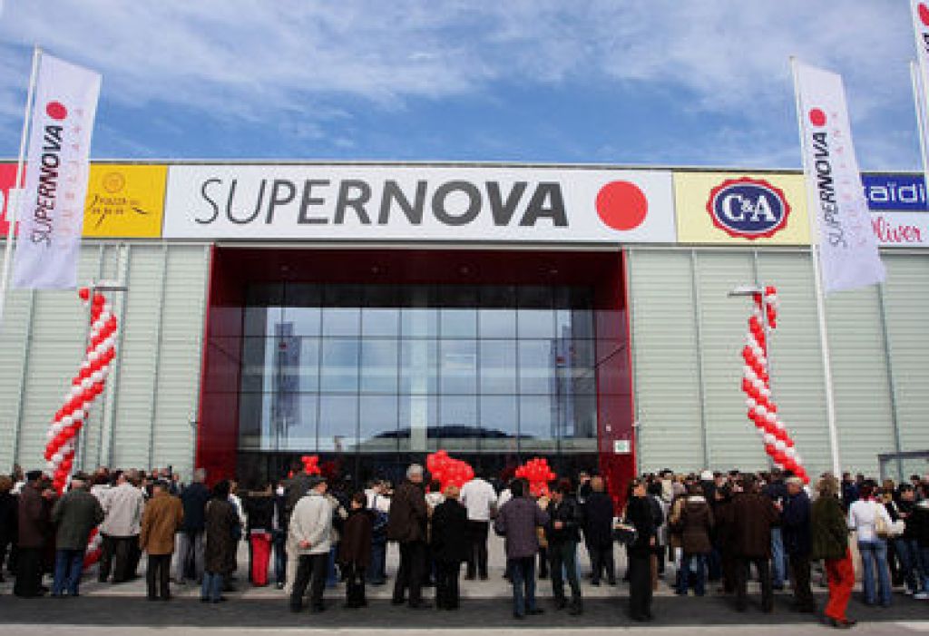 V Ljubljani odprli nakupovalni center Supernova